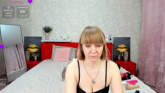 دردشة KattyPeachX الجنسية المباشرة