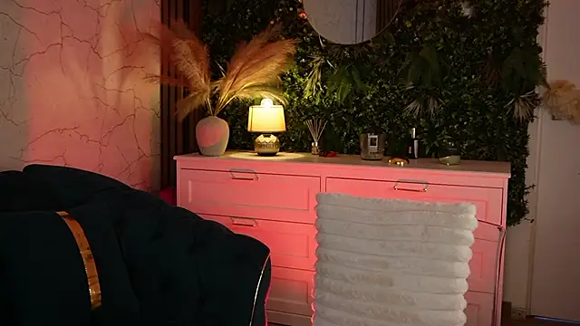 angel_wow_'s Live XXX Chat