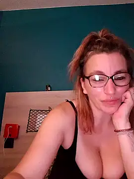 Fifi83Bell 现场XXX聊天