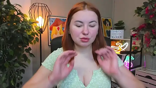 LAYLAxSTAR 现场XXX聊天