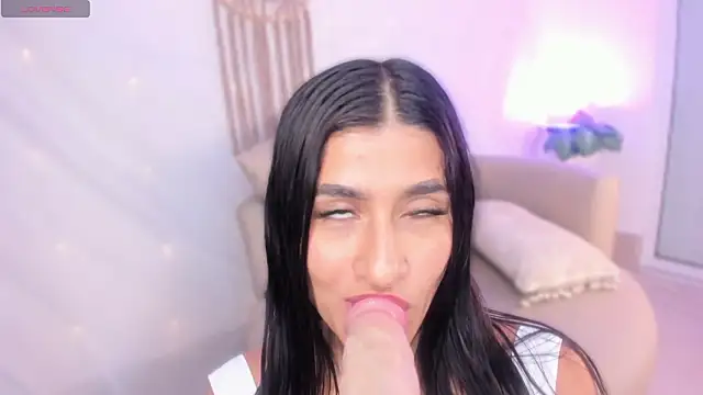 Ginni_charlotte's Live XXX Chat