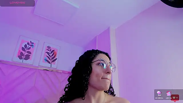 Онлайн чат XXX DemiJones_