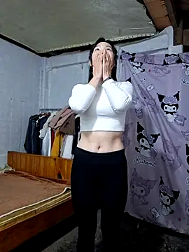 Adela-222 即時 XXX 聊天