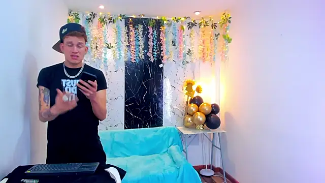 iaan_commerford's Live XXX Chat