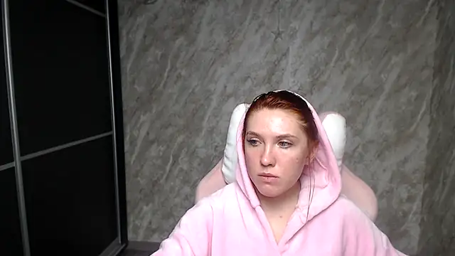 Reginasmilee Adlı Modelin Canlı XXX Sohbeti