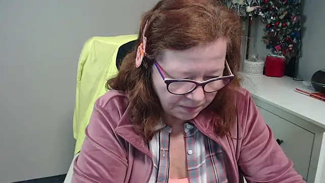 Pokazy przed kamerką – Adelewildx