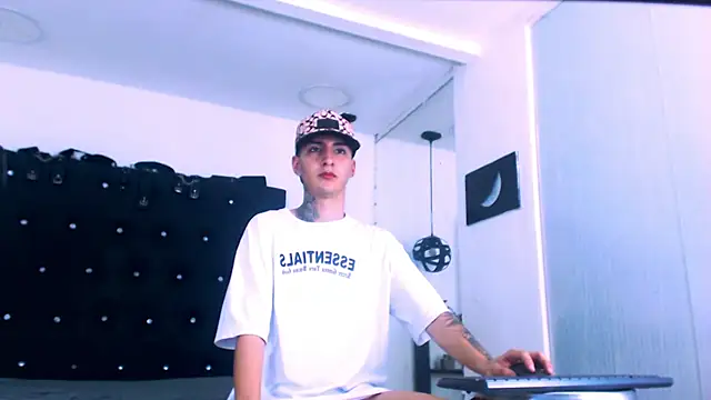 Angel_xxx 网络视讯表演