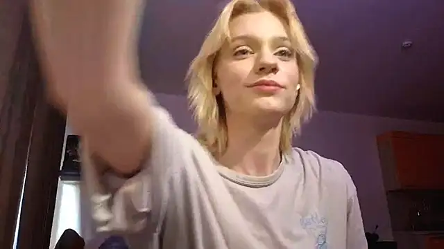 AuraNevera's Live XXX Chat