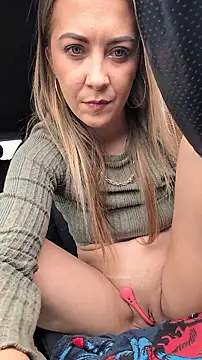 Risky_julia2330のライブXXXチャット