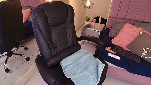 Онлайн чат XXX Hanabie_