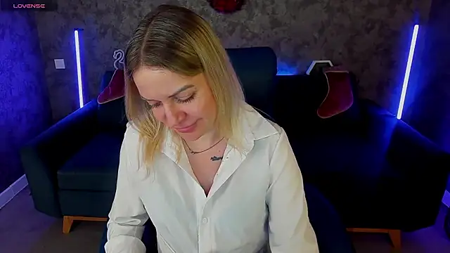 AnnaRayy – Kamerová šou