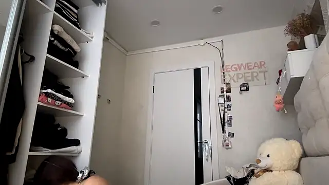 AriaMeire Adlı Modelin Canlı XXX Sohbeti