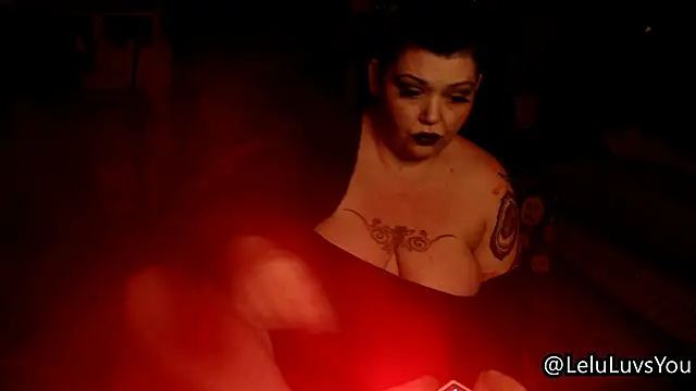 LeluLuvsYouのライブXXXチャット