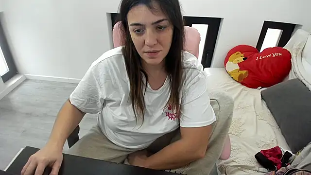 Dyana_Kaylinn 即時 XXX 聊天