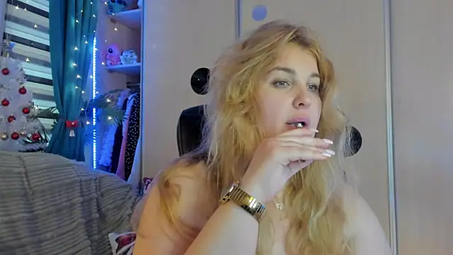 CoraSwon Chat XXX in diretta