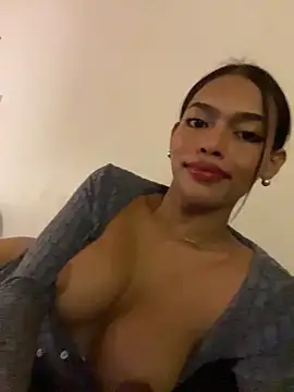 ClaryFrayx's Live XXX Chat
