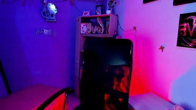 Victoria_14: онлайн-секс-чат