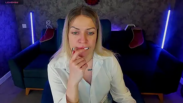 AnnaRayy's Live XXX Chat