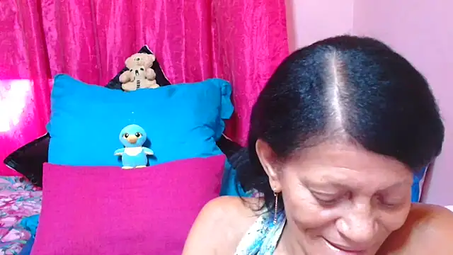 SLUTTYROXY's Live XXX Chat