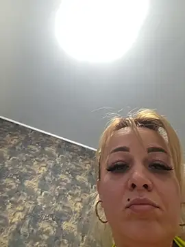 RuxyHuge42ETT Chat XXX in diretta