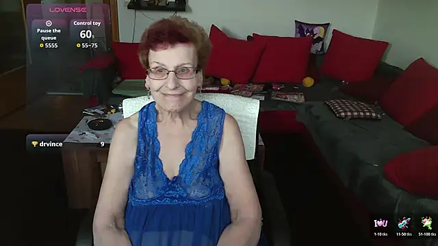 HeisseomaOriginal Chat XXX in diretta