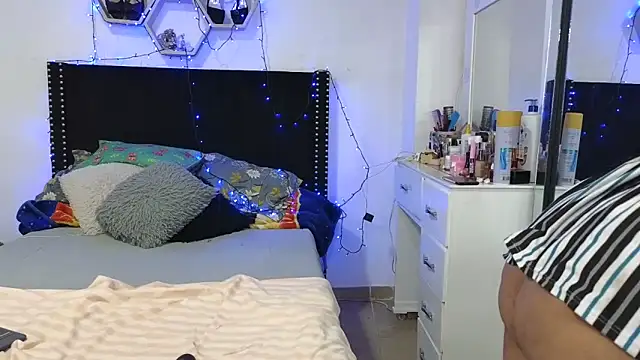 charlotte_077 – Naživo XXX chat