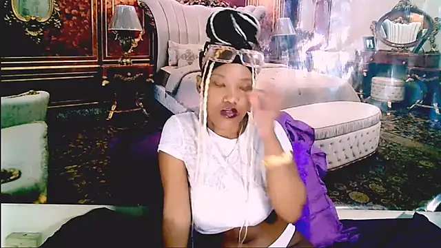 EroticSexyPrada's Live XXX Chat