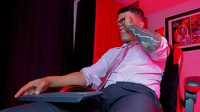 XXX chat uživo modela ALPHA_DOMINUS_