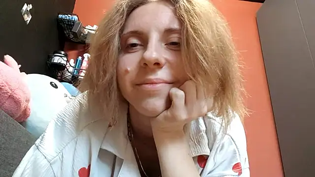 TiaraHenegan's Live XXX Chat