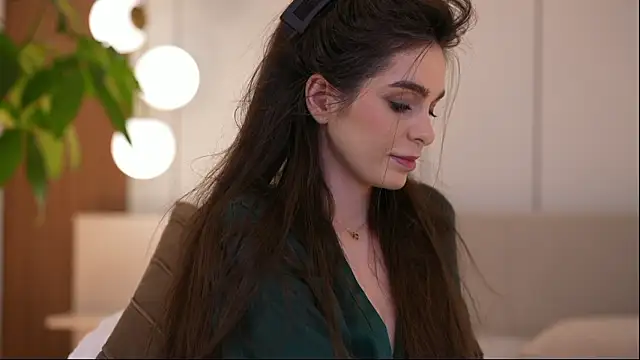 DoviaClaire Live XXX Chat