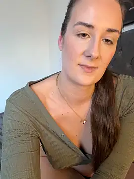 XXX chat uživo modela EllaMae