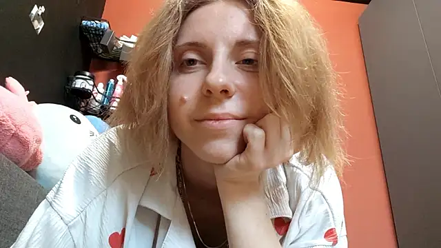 TiaraHenegan live XXX chat