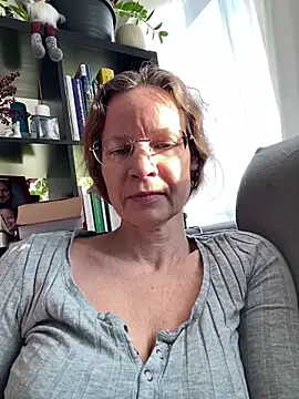 AnnikaRose Adlı Modelin Canlı XXX Sohbeti