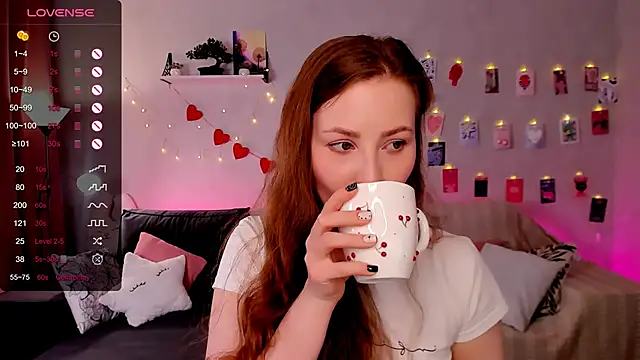 XXX chat uživo modela velvet_cherry_