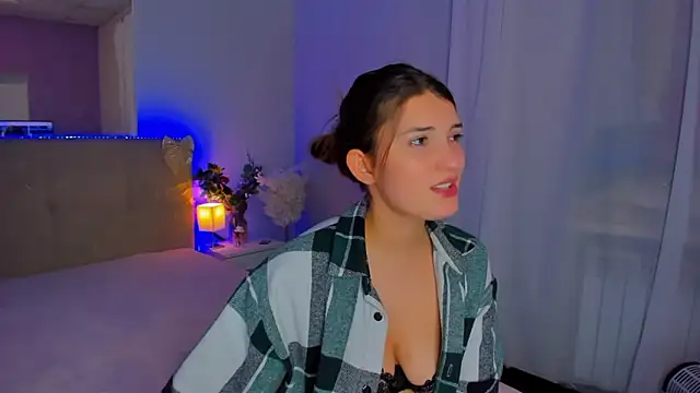 Chat XXX en directo de Laura_Leee