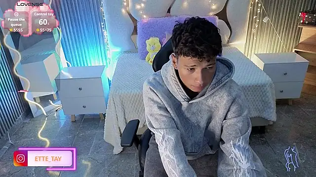 XXX chat uživo modela Ette_tay