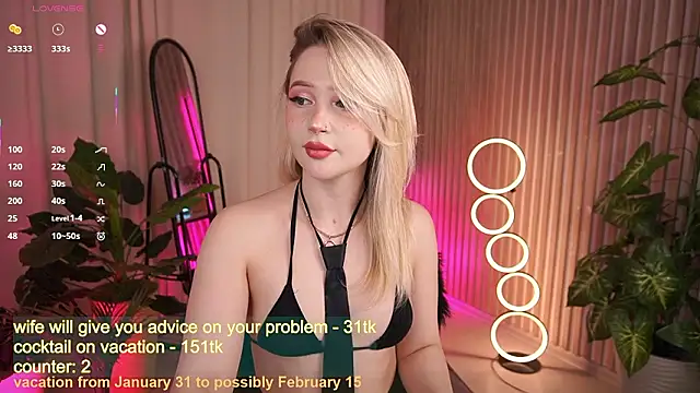 LauraWifeness' Live XXX Chat