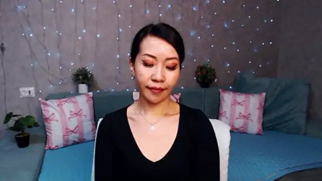 LiaPak Adlı Modelin Canlı XXX Sohbeti