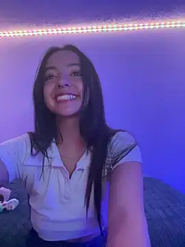 Онлайн чат XXX laraa_rous