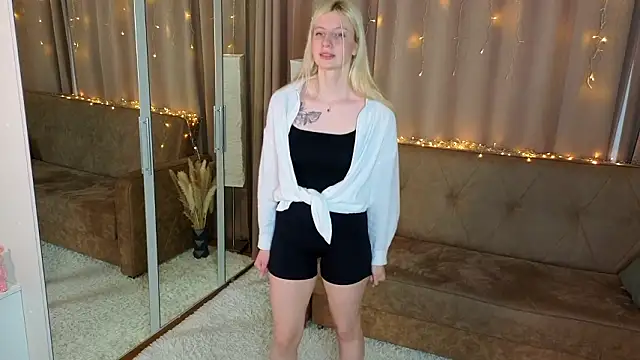 XXX chat uživo modela VellaKlaus