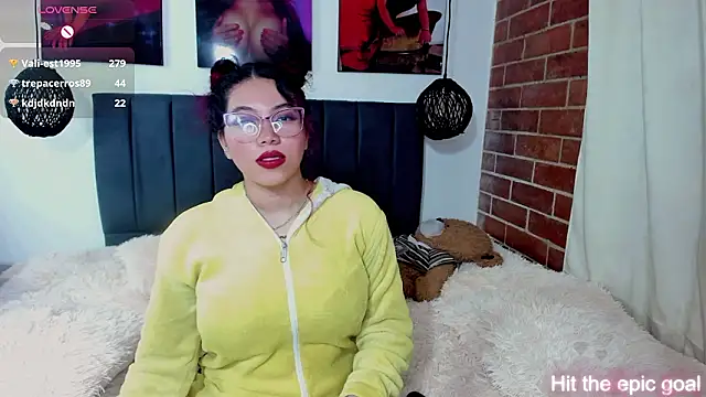 kyliejenner_hot – Naživo XXX chat