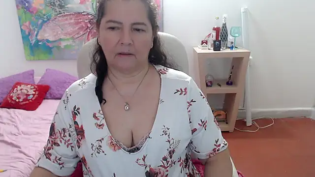 leonela_69's Live XXX Chat