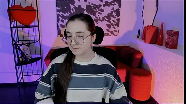 VirtuallVoyant's Live XXX Chat