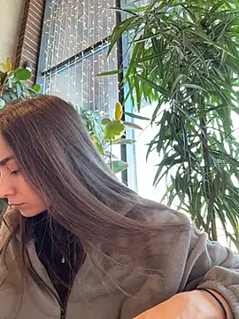 Lina_________ Adlı Modelin Canlı XXX Sohbeti