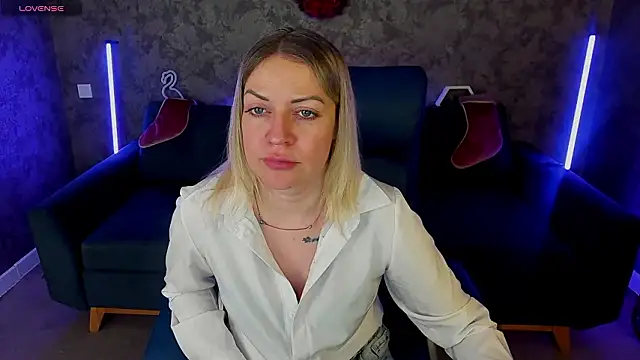 AnnaRayy – Kamerová šou