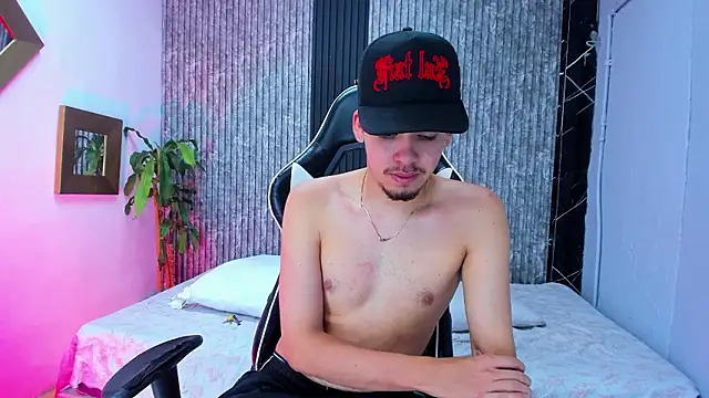 Mike_0233_'s Live XXX Chat