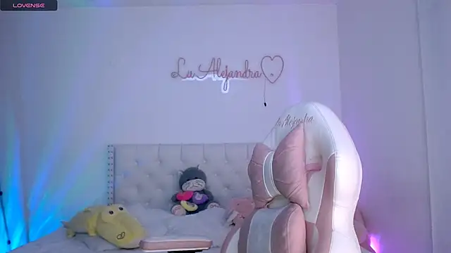 alee_lenoxx's Live XXX Chat