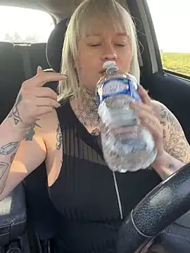 poussichienne – Naživo XXX chat