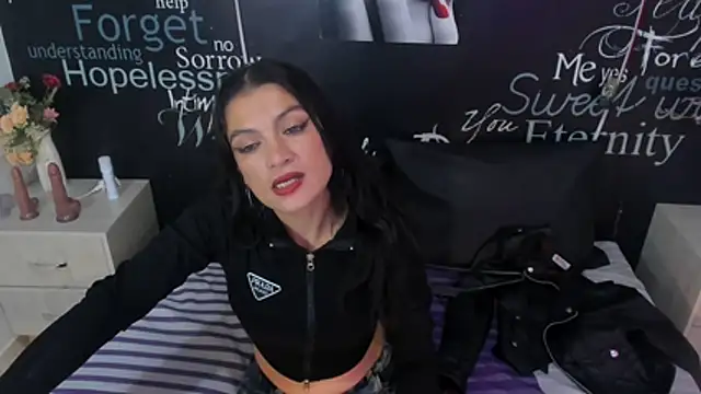 Онлайн чат XXX HornyRouse_