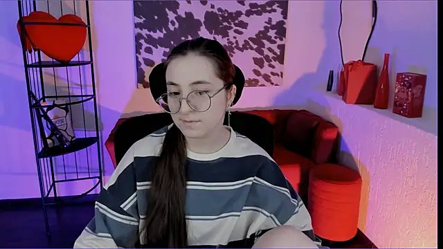 دردشة VirtuallVoyant الجنسية المباشرة